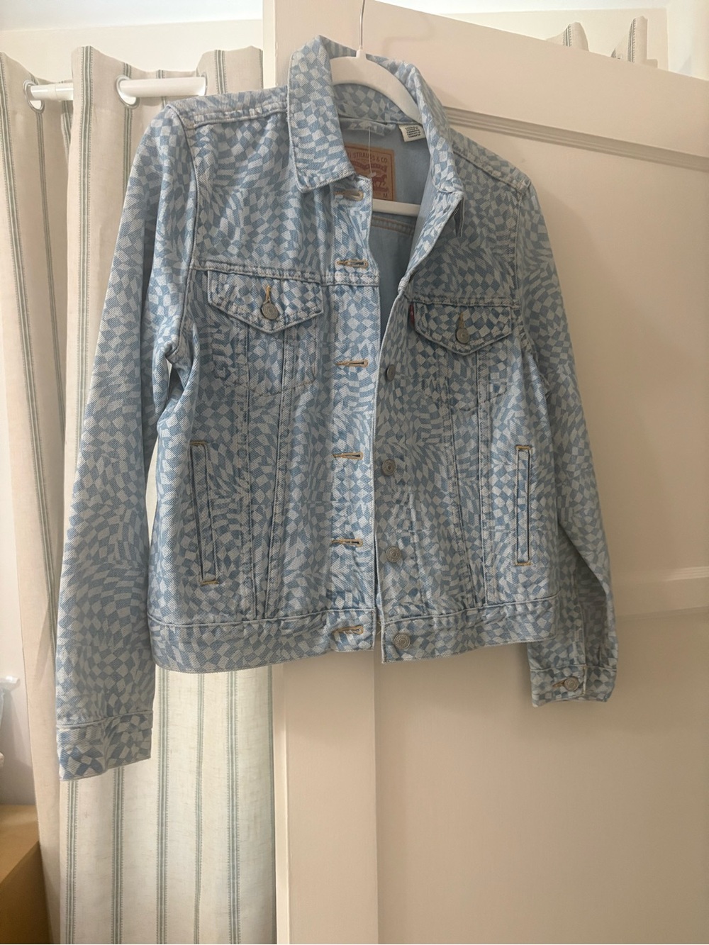 Levi's Women's Patterned Denim Jacket - Picture 3 of 4